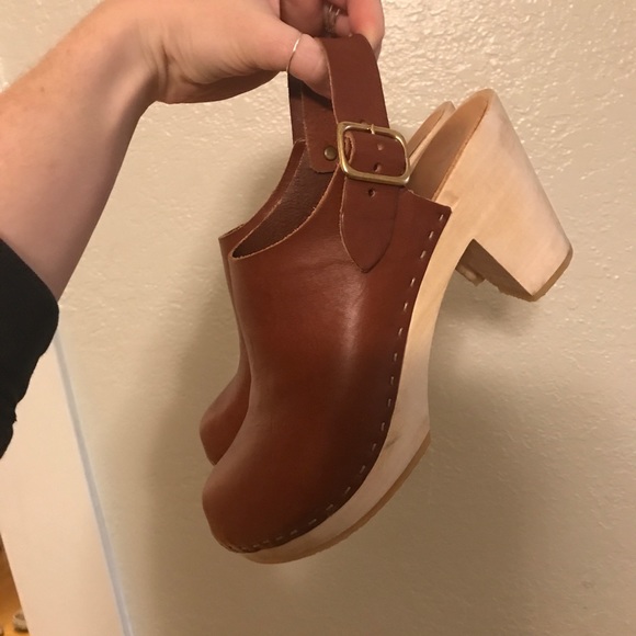 bryr clogs poshmark